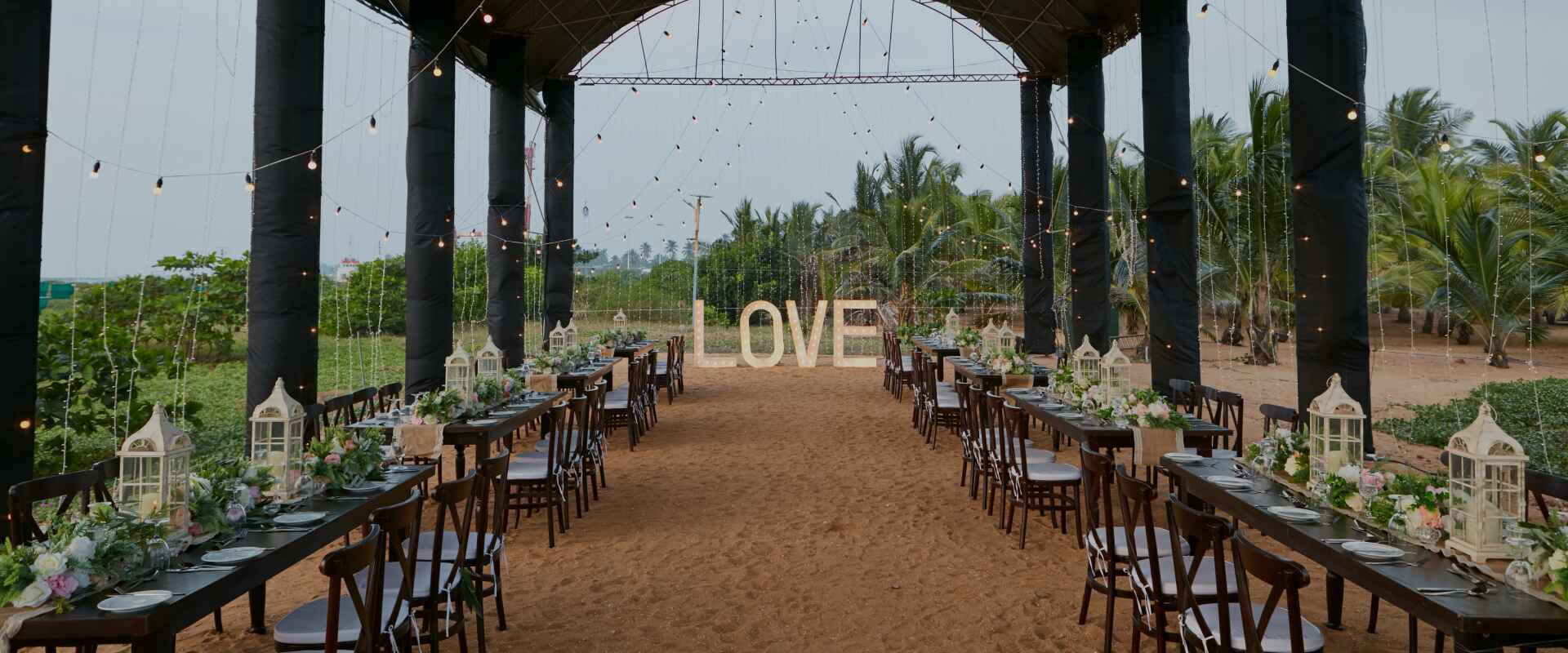 Poolside outdoor wedding venue at Pegasus Reef